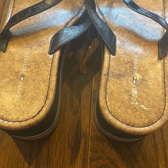 Tommy Hilfiger Platform Flip Flops - Picture 4 of 6